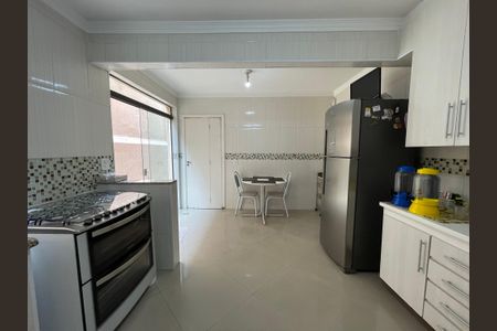 Casa para alugar com 141m², 3 quartos e 2 vagas Casa para alugar com 141m², 3 quartos e 2 vagasCozinha