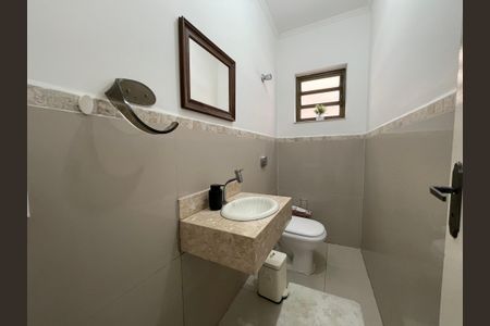 Casa para alugar com 141m², 3 quartos e 2 vagas Casa para alugar com 141m², 3 quartos e 2 vagasBanheiro 1