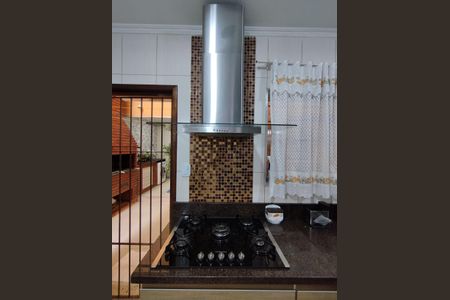 Casa à venda com 190m², 4 quartos e 2 vagasCozinha - Armários