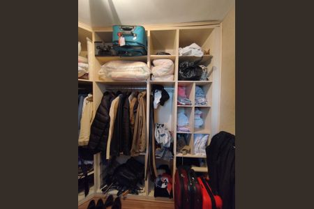 Casa à venda com 190m², 4 quartos e 2 vagasCloset da suíte