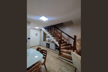 Casa à venda com 190m², 4 quartos e 2 vagasSala