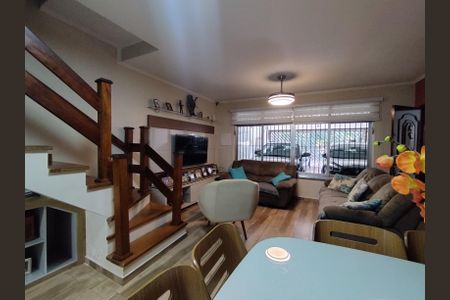 Casa à venda com 190m², 4 quartos e 2 vagasSala