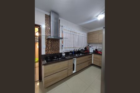 Casa à venda com 190m², 4 quartos e 2 vagasCozinha - Armários