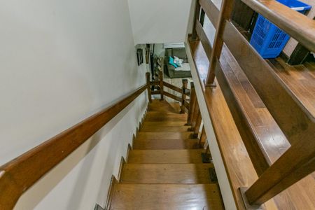 Casa à venda com 190m², 3 quartos e 2 vagasEscada