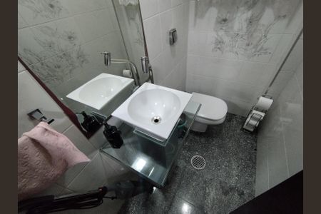 Casa à venda com 190m², 4 quartos e 2 vagasLavabo