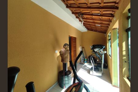 Casa à venda com 190m², 4 quartos e 2 vagasVaranda 
