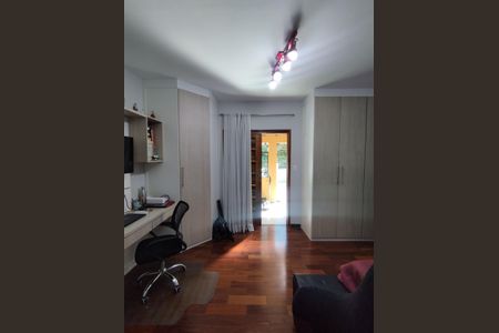 Casa à venda com 190m², 4 quartos e 2 vagasSuíte 3