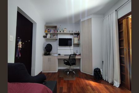 Casa à venda com 190m², 4 quartos e 2 vagasSuíte 3