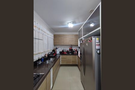 Casa à venda com 190m², 4 quartos e 2 vagasCozinha - Armários