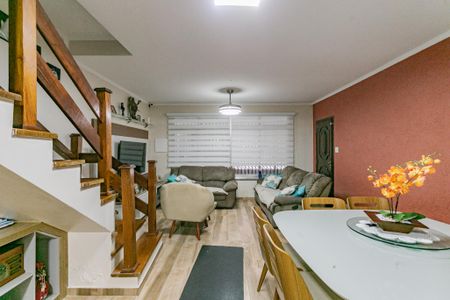 Casa à venda com 190m², 3 quartos e 2 vagasSala