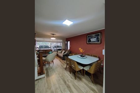 Casa à venda com 190m², 4 quartos e 2 vagasSala