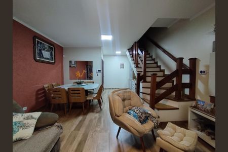 Casa à venda com 190m², 4 quartos e 2 vagasSala