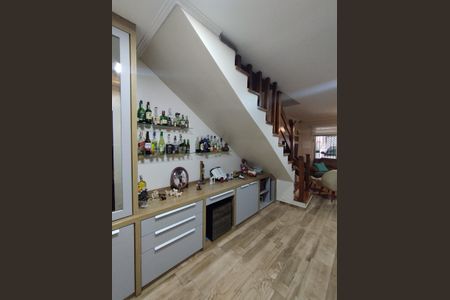 Casa à venda com 190m², 4 quartos e 2 vagasSala