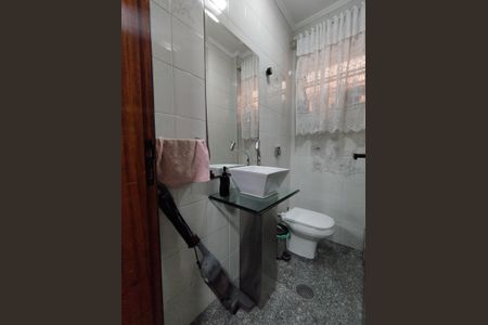 Casa à venda com 190m², 4 quartos e 2 vagasLavabo