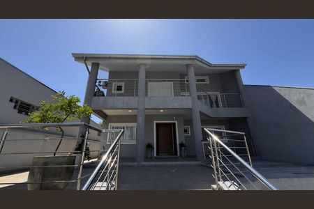 Casa à venda com 468m², 4 quartos e 7 vagasFachada