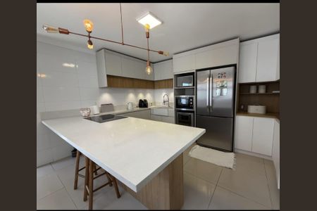 Casa à venda com 468m², 4 quartos e 7 vagasCozinha