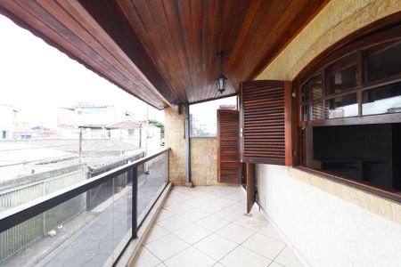 Casa para alugar com 250m², 4 quartos e 2 vagas