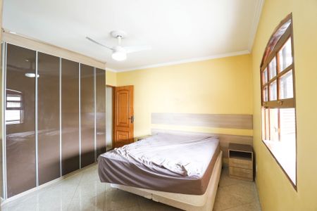 Casa para alugar com 250m², 4 quartos e 2 vagas