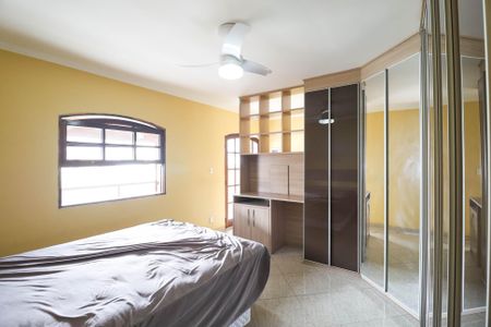 Casa para alugar com 3 quartos, 250m² em Jardim Brasil (zona Norte), São Paulo