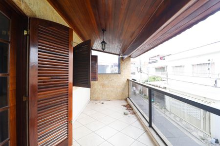 Casa para alugar com 250m², 4 quartos e 2 vagas