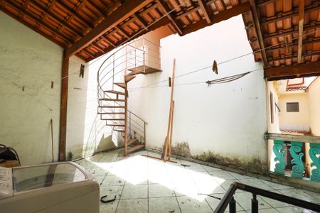 Casa para alugar com 250m², 4 quartos e 2 vagas