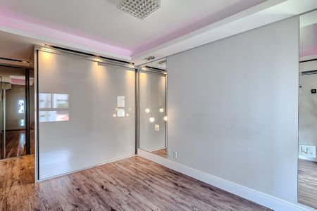 Apartamento à venda com 265m², 3 quartos e 4 vagas Apartamento à venda com 265m², 3 quartos e 4 vagasQuarto 1 - Suíte