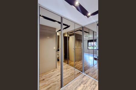 Apartamento à venda com 265m², 3 quartos e 4 vagas Apartamento à venda com 265m², 3 quartos e 4 vagasQuarto 1 - Suíte