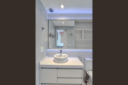 Apartamento à venda com 265m², 3 quartos e 4 vagas Apartamento à venda com 265m², 3 quartos e 4 vagasBanheiro da Suíte 2