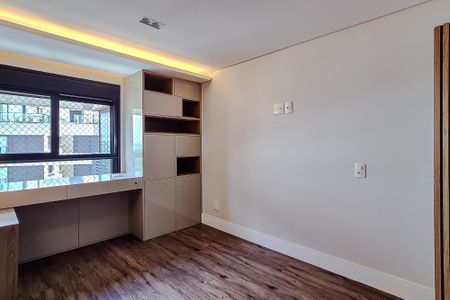 Apartamento à venda com 265m², 3 quartos e 4 vagas Apartamento à venda com 265m², 3 quartos e 4 vagasQuarto 4