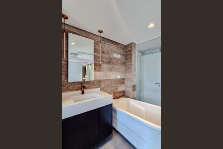 Apartamento à venda com 265m², 3 quartos e 4 vagas Apartamento à venda com 265m², 3 quartos e 4 vagasBanheiro da Suíte