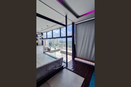 Apartamento à venda com 265m², 3 quartos e 4 vagas Apartamento à venda com 265m², 3 quartos e 4 vagasPiso Superior