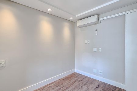 Apartamento à venda com 265m², 3 quartos e 4 vagas Apartamento à venda com 265m², 3 quartos e 4 vagasQuarto 3