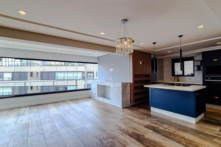 Apartamento à venda com 265m², 3 quartos e 4 vagas Apartamento à venda com 265m², 3 quartos e 4 vagasSala