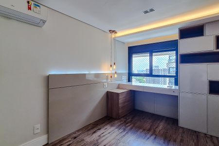 Apartamento à venda com 265m², 3 quartos e 4 vagas Apartamento à venda com 265m², 3 quartos e 4 vagasQuarto 4