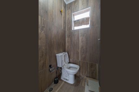 Casa à venda com 300m², 3 quartos e 2 vagasBanheiro Externo 