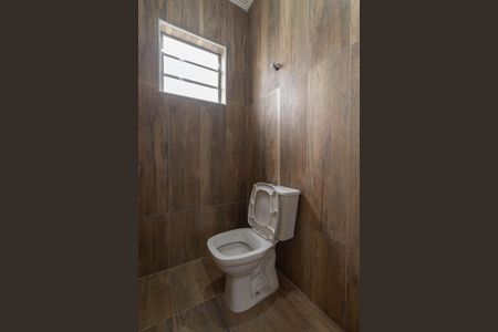 Casa à venda com 300m², 3 quartos e 2 vagasBanheiro Externo 