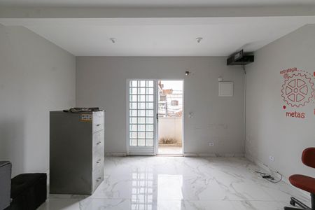 Casa à venda com 300m², 3 quartos e 2 vagasSalão 