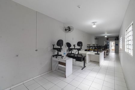 Casa à venda com 300m², 3 quartos e 2 vagasSalão 