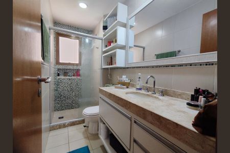 Apartamento à venda com 90m², 3 quartos e 2 vagas Apartamento à venda com 90m², 3 quartos e 2 vagasBanheiro da Suíte