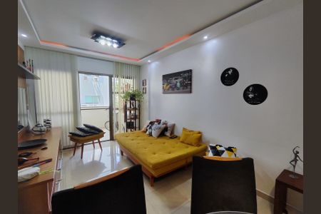 Apartamento à venda com 90m², 3 quartos e 2 vagas Apartamento à venda com 90m², 3 quartos e 2 vagasSala