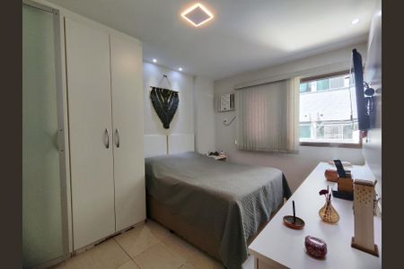 Apartamento à venda com 90m², 3 quartos e 2 vagas Apartamento à venda com 90m², 3 quartos e 2 vagasSuíte