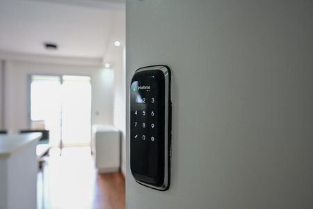 Fechadura Eletrônica de apartamento para alugar com 2 quartos, 70m² em Jardim Maria Rosa, Taboão da Serra