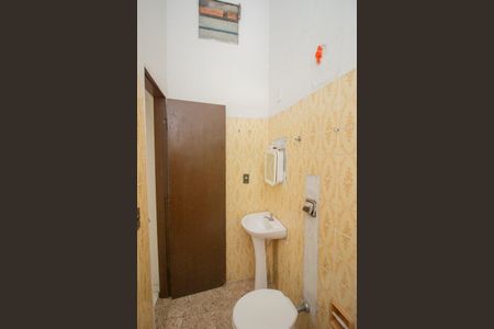 Casa para alugar com 150m², 4 quartos e 6 vagas Casa para alugar com 150m², 4 quartos e 6 vagasBanheiro Social 1