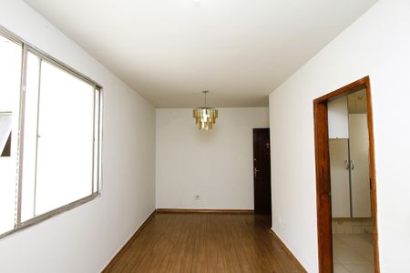 Sala de apartamento à venda com 3 quartos, 67m² em Carlos Prates, Belo Horizonte