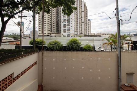 Vista Sala de casa para alugar com 4 quartos, 220m² em Vila Sonia, São Paulo