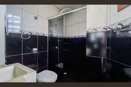 Casa à venda com 150m², 4 quartos e 1 vagaBanheiro