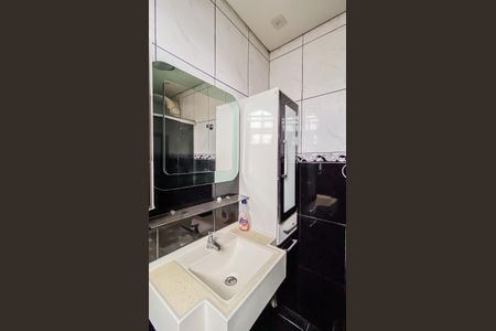 Casa à venda com 150m², 4 quartos e 1 vagaBanheiro