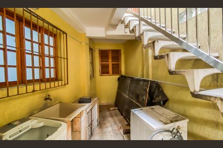 Casa à venda com 150m², 4 quartos e 1 vagaÁrea de Serviço