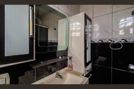 Casa à venda com 150m², 4 quartos e 1 vagaBanheiro