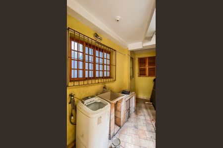 Casa à venda com 150m², 4 quartos e 1 vagaÁrea de Serviço